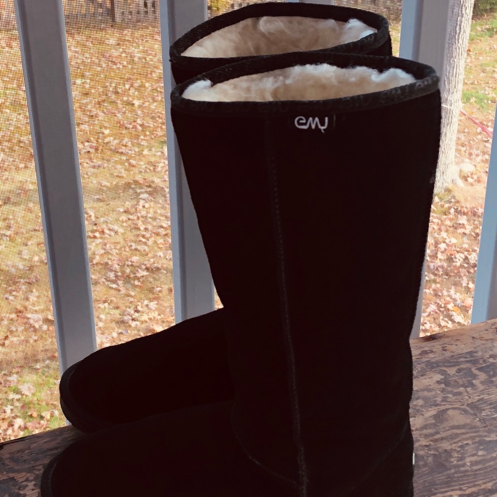Emu Australia black stinger boots sheepskin ugg